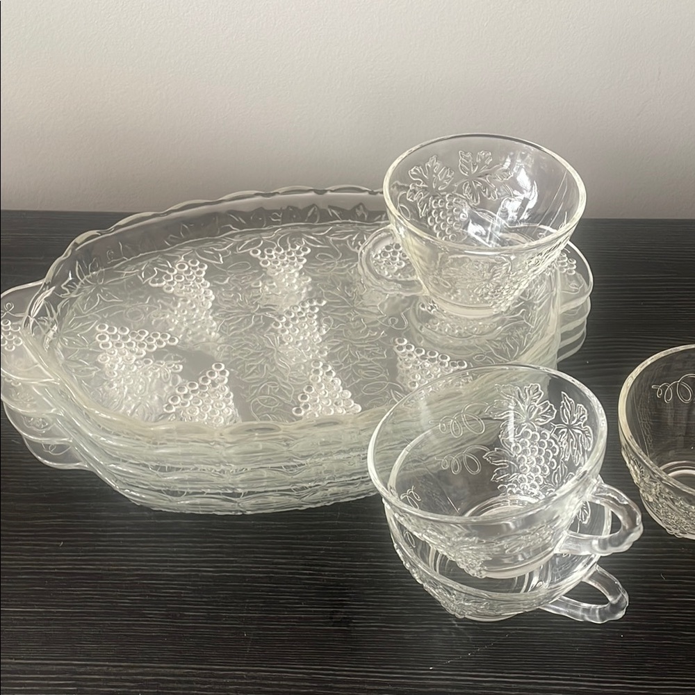 Anchor Hocking Grape Vine glass snack Serveware Set